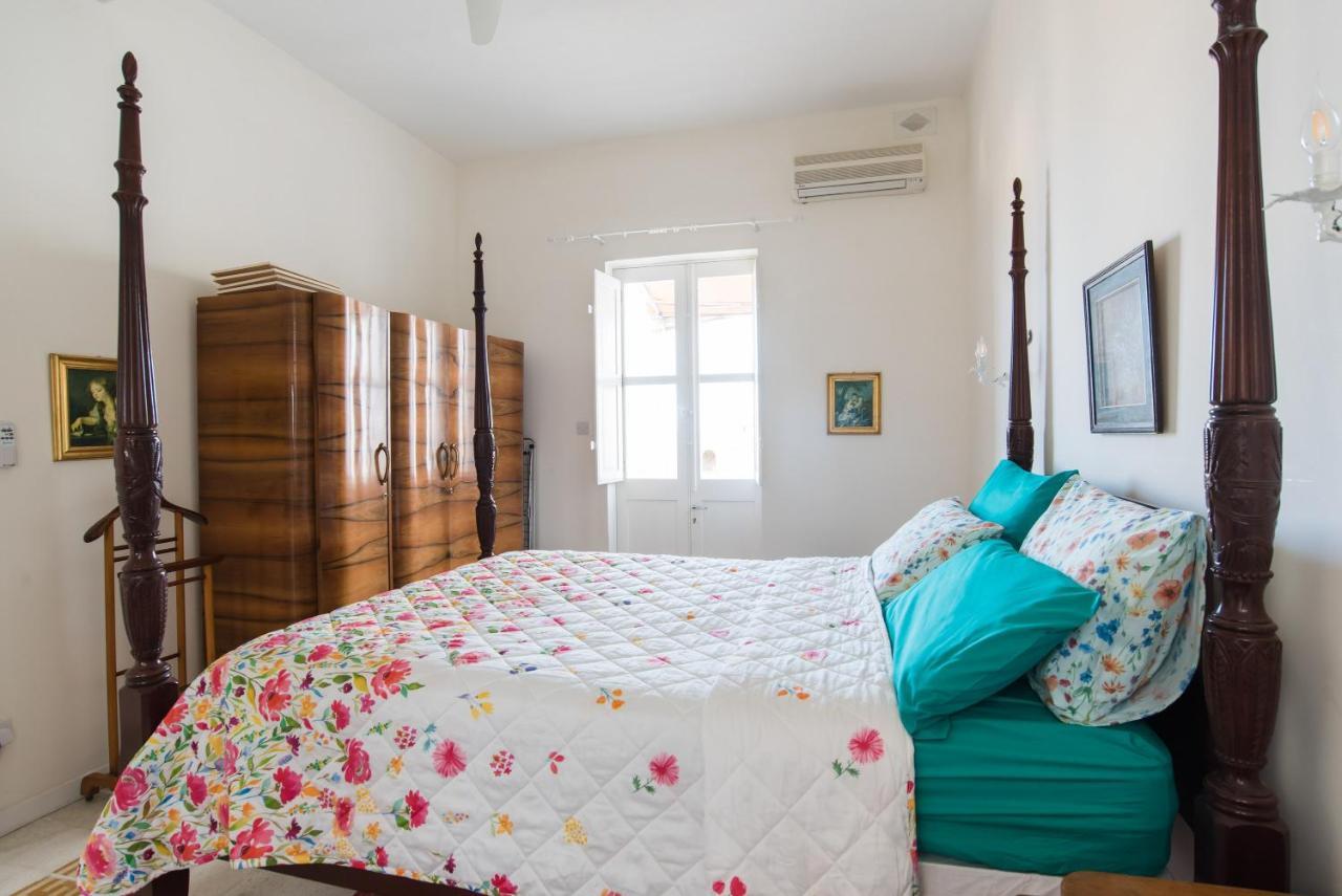 Merkanti Apartments La La Valletta Esterno foto